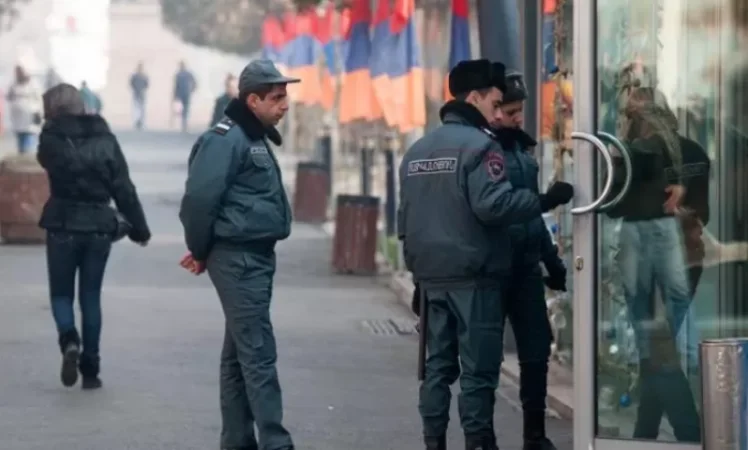 Օպերային հարակից սրճարանները գիշերով թաքուն չեն ապամոնտաժի. Ինչ են պայմանավորվել քաղաքապետարանում