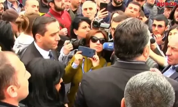 Կենտրոն համայնքի ղեկավարը գնաց խորհրդակցելու