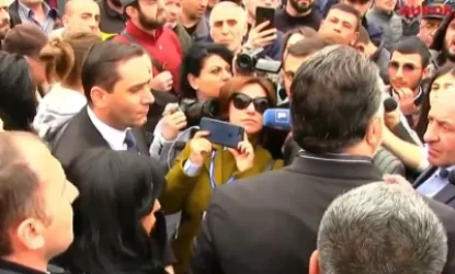 Կենտրոն համայնքի ղեկավարը գնաց խորհրդակցելու