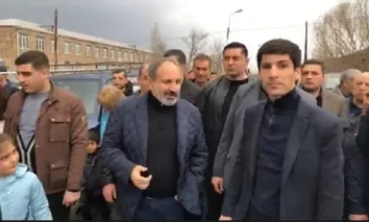 Վարչապետ Նիկոլ Փաշինյանը այցելեց նաև Արարատի մարզ Մասիսի Սիս գյուղ. ճանապարհն անմխիթար վիճակում է