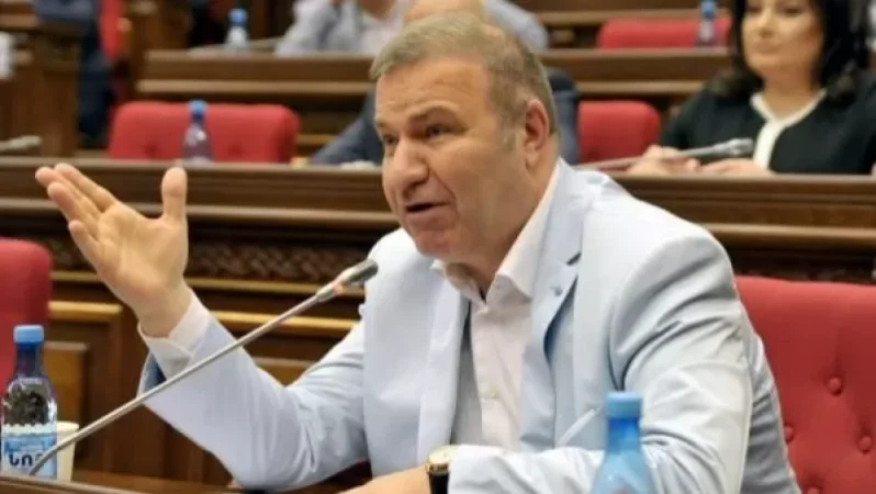 Արագ բանակցել և ՌԴ-ից ստանալ առնվազն 1 մլրդ ԱՄՆ դոլլարին համարժեք միջպետական վարկ. Միքայել Մելքումյան