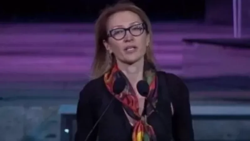 «Մեր ժամանակների հերոսը» մրցանակաբաշխությանը Մանե Թանդիլյանի՝ բեմում հայտնվելն անակնկալի է բերել բոլորին. «Ժողովուրդ»