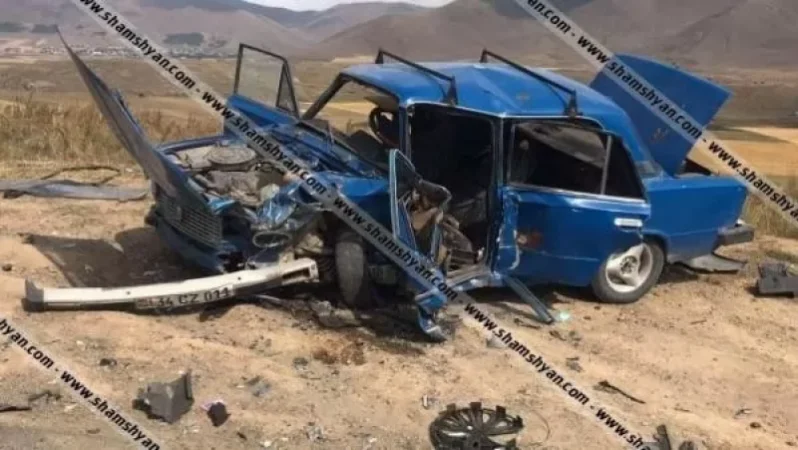 Ճակատ-ճակատի բախվել են Nissan և ВАЗ 21013 մակնիշի ավտոմեքենաները. կան վիրավորներ