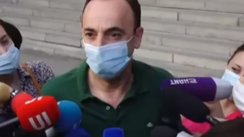 Հռոմի պապի ընտրությունների պես է երևի պետք անել՝ երբ սպիտակ ծուխ լինի, ուրեմն՝ ընտրվել է.  Հրայր Թովմասյան