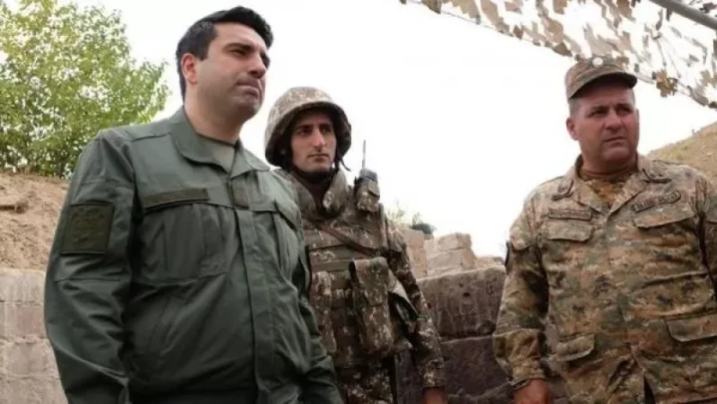 «Սահմանին, մեր հերոս տղերքի մոտ». Ալեն Սիմոնյանը լուսանկարներ է հրապարակել