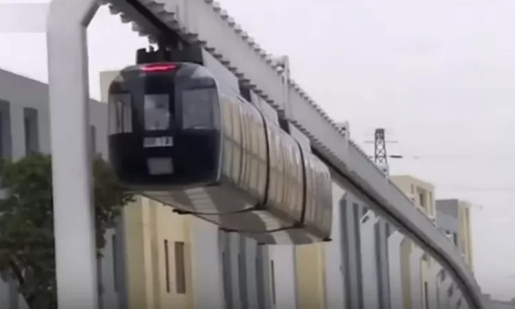 VIDEO: A Completely New Model of Train Without a Driver