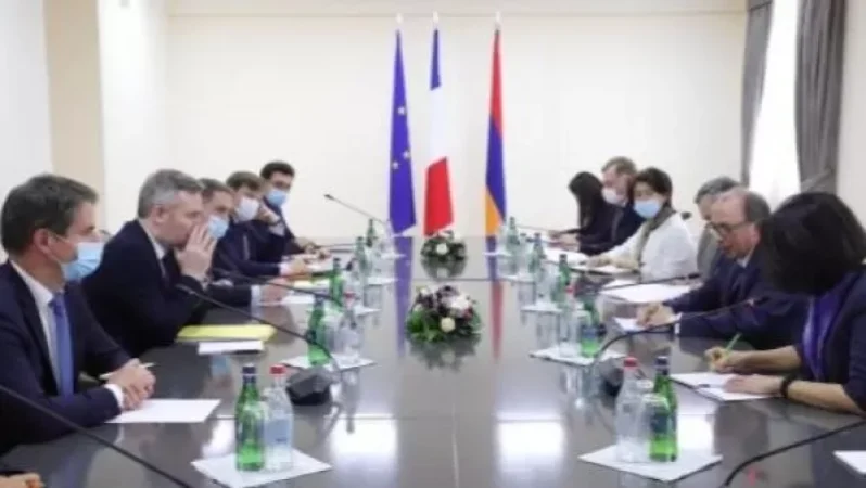 Մեկնարկեց Արա Այվազյանի և  Ժան-Բատիստ Լըմուանի հանդիպումը