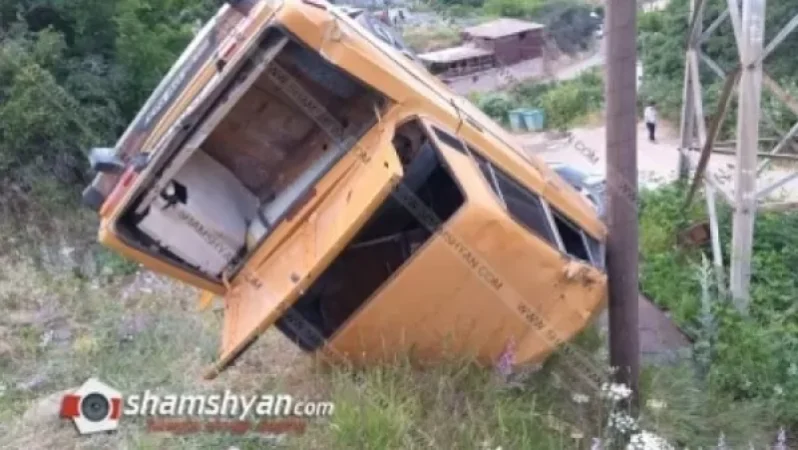 Սյունիքում մեքենան 60 մետր գլորվելով բախվել է էլեկտրասյանը. 12-ամյա երեխան հիվանդանոցում է, վարորդը մահացել է