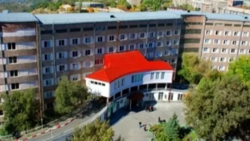 Ֆիննախի առաջատար մասնագետը Սբ. Գ. Լուսավորիչ ԲԿ-ում ծեծել է վիրաբույժին՝ մեղադրելով հոր մահվան մեջ. Shamshyan.com