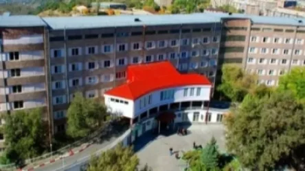 Ֆիննախի առաջատար մասնագետը Սբ. Գ. Լուսավորիչ ԲԿ-ում ծեծել է վիրաբույժին՝ մեղադրելով հոր մահվան մեջ. Shamshyan.com