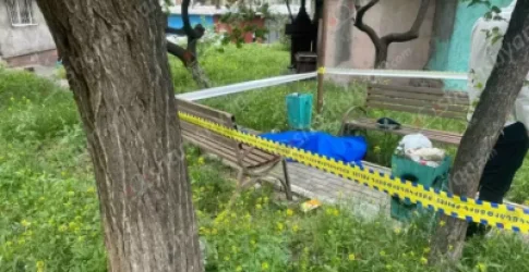 Քանաքեռ-Զեյթունի բակերից մեկում տղամարդու դի է հայտնաբերվել