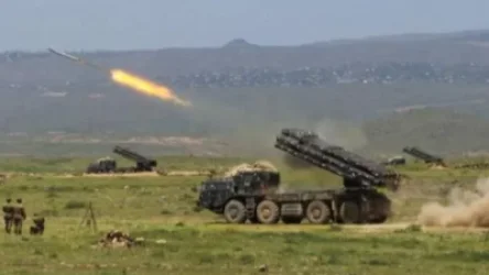 Կեսօրին գրադ և սմերչ կայանքներից թշնամական ուժերը հրթիռակոծել են Շուշի քաղաքը