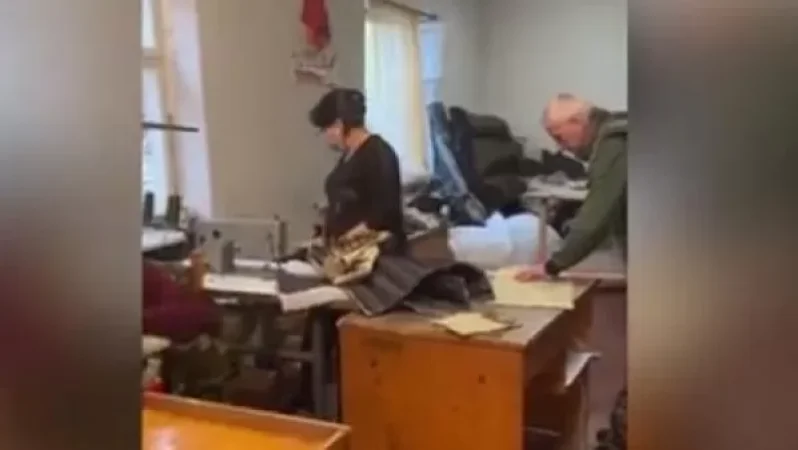 Video: Residents of the Parpi Community Provide Soldiers with Essential Supplies