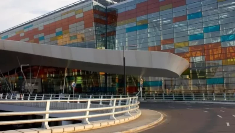 «Զվարթնոց»-ի աշխատակիցը գողություն է կատարել ուղևորի ուղեբեռից