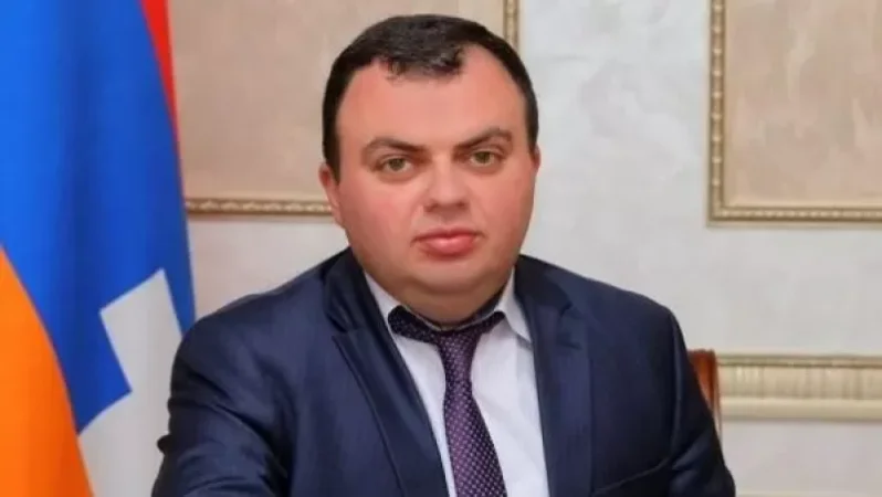 Վահրամ Պողոսյանը հերքում է Արայիկ Հարությունի՝ ավտոշարասյանը հարվածելու մասին լուրը