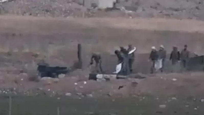 Օգտագործելով ծխային արկեր թշնամին փորձել է ձորից դուրս բերել նախորդ օրվա ընթացքում իր զոհված զինծառայողների դիերը