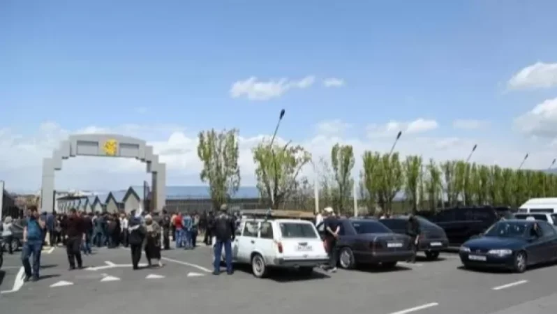 «Առինջ մոլ»-ում ստուգումները շարունակվում են. Դավիթ Անանյան