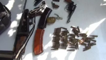 ՏԵՍԱՆՅՈՒԹ. Վայքի ոստիկանները Արցախից բերված «Կալաշնիկով» ինքնաձիգ և ռազմամթերք են հայտնաբերել