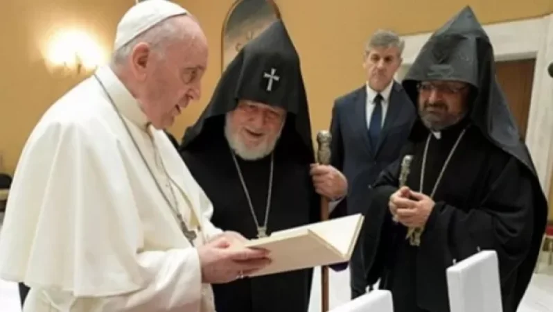 Ամենայն Հայոց Կաթողիկոսը Վատիկանում հանդիպեց Ֆրանցիսկոս Պապի հետ