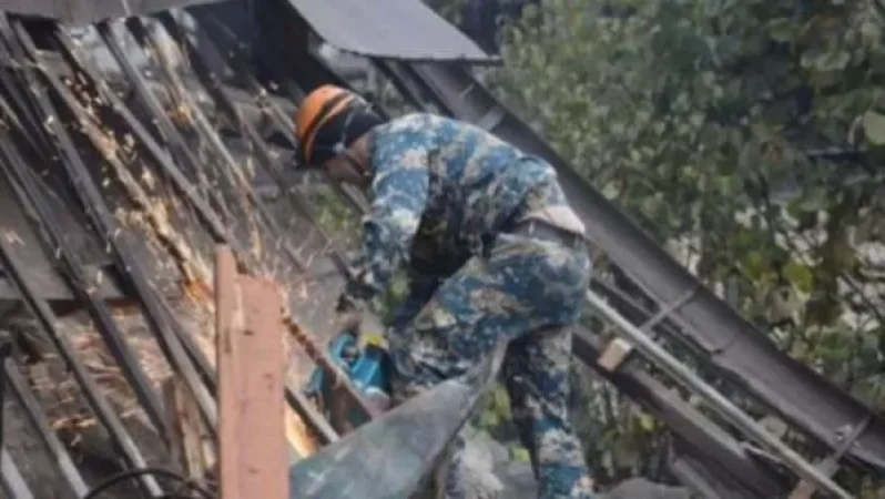 Հրթիռն ընկել է բնակելի տան վրա, զոհվել է 3 քաղաքացի. նոր լուսանկարներ՝ Ստեփանակերտից