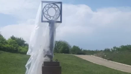 Բանալու տեսքով կասկածելի ծագման արձանն ապամոնտաժվել է