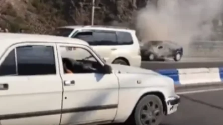 Այրվող ավտոմեքենա Մյասնիկյան պողոտայում