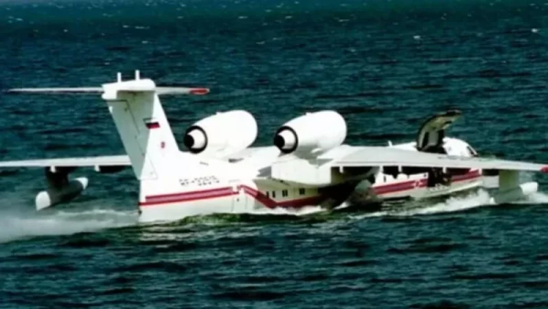 Ինքնաթիռը ջրէջք է կատարել Մոսկվա գետի վրա և շրջվել