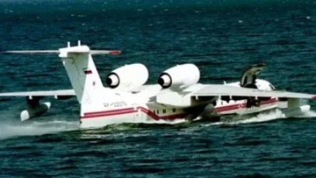 Ինքնաթիռը ջրէջք է կատարել Մոսկվա գետի վրա և շրջվել