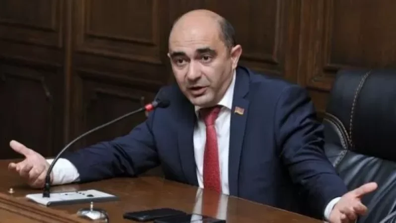 Դուք այլևս իշխանություն չունեք պարոնա´յք. Էդմոն Մարուքյան