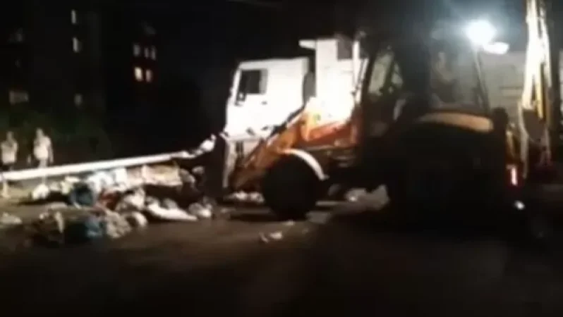 Video: Waste Left by Sanitek Cleared in Zeytun