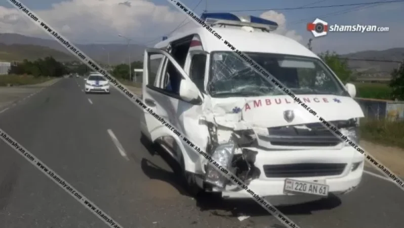 Սպիտակում բախվել են հղի կնոջը տեղափոխող շտապօգնության ավտոմեքենան և ՍՊԸ-ներից մեկի տնօրենի բեռնատար Mercedes-ը. կա վիրավոր