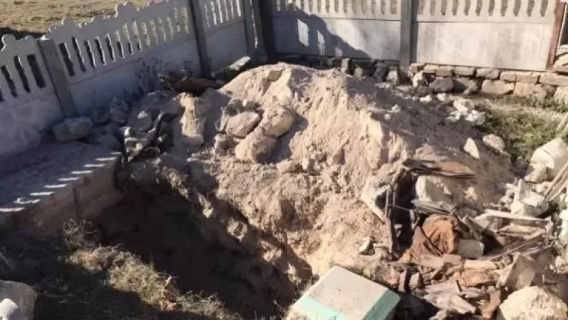 Photos: People Remove and Take the Remains of the Deceased from Karvachar