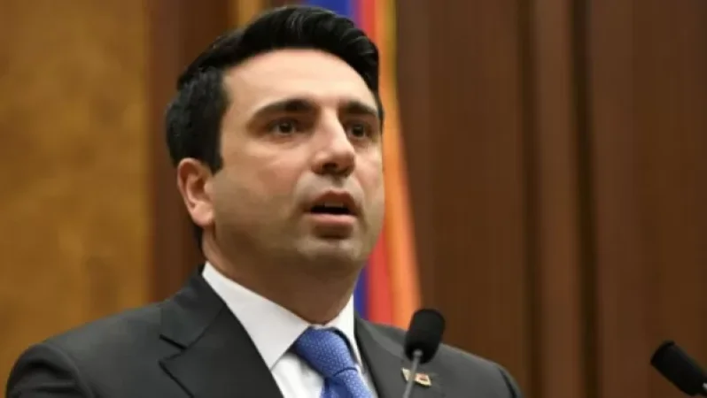 Արցախի փոխարեն՝ արտերկիր․ «Հրապարակ»