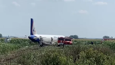 A321-ի օդաչուներին Կրեմլում հերոս են համարում ու ոչինչ, որ եգիպտացորենի դաշտի վնասը լուրջ է. կարևորը բոլորը ողջ են