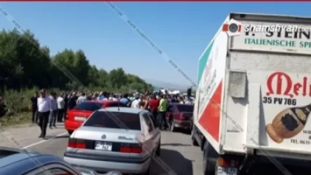 Լարված իրավիճակ է ստեղծվել Գեղարքունիքի մարզում. Ծովակ գյուղի բնակիչները փակել են ճանապարհը