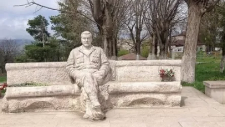 Մենք համաձայն էինք, որ Սպարապետի արձանը պայթեցնեն. Կառլեն Սարգսյան