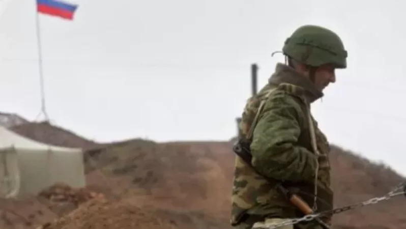 Ռուս խաղաղապահները ստուգում են Լաչինի միջանցքով անցնող ավտոմեքենաները