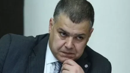 Արմեն Սարգսյանը սկսել է Սերժ Սարգսյանի մարդկանց իր «տակից» տանե՞լ․ «Հրապարակ»