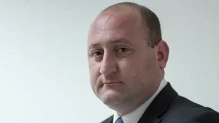 Հայկական հեղափոխությունը շատ արագ սկսեց ասոցացվել գունավոր հեղափոխության հետ. քաղաքագետ