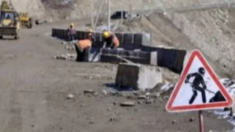 Ճանապարհաշինության բումից են խոսում, բայց աշխատանքը կանգ է առել. փողերը չեն տալիս․ «Հրապարակ»
