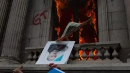 ՏԵՍԱՆՅՈՒԹ. Գվատեմալայում հրկիզել են երկրի խորհրդարանի շենքը