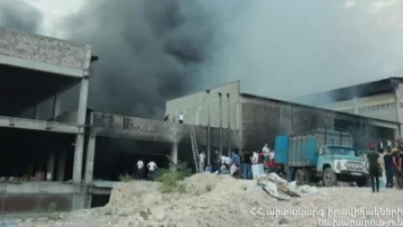 ՈՒՂԻՂ․ «Մալաթիա մոլում» բռնկված հրդեհը մեկուսացվել է, շարունակվում են հրդեհաշիջման աշխատանքները