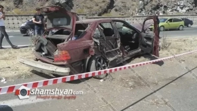 «Արծվի թևեր»-ի մոտ բախվել են BMW-ն ու կանչով դեպքի վայր մեկնող հրշեջ ավտոմեքենան