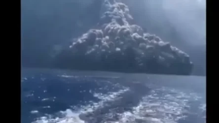 ՏԵՍԱՆՅՈՒԹ. Հրաբխային ժայթքում Ստրոմբոլի կղզում. տեղացիներն եւ զբոսաշրջիկները վախեցած են