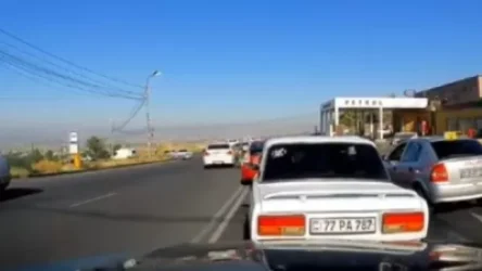 ՏԵՍԱՆՅՈՒԹ. Հանդիպակաց դուրս եկած մեքենան հարվածում է հետիոտնին և հեռանում