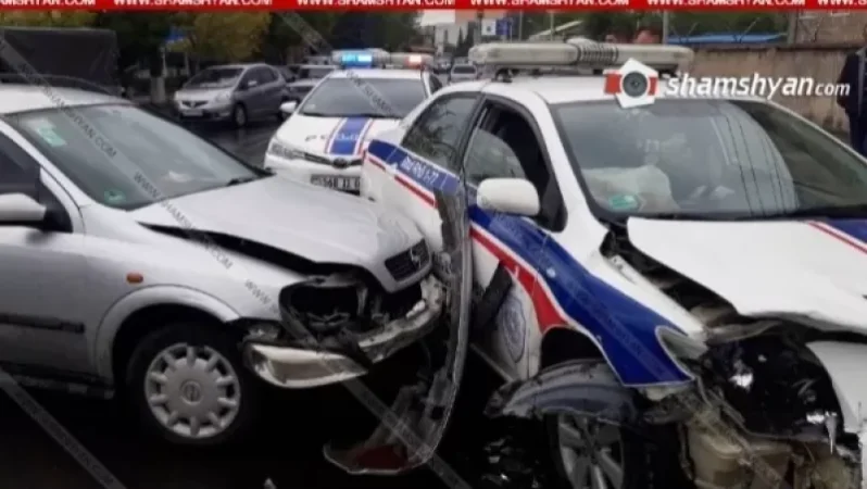 Արտաշատում բախվել են ճանապարհային ոստիկանության Toyota-ն և Opel Astra-ն