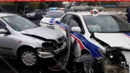 Արտաշատում բախվել են ճանապարհային ոստիկանության Toyota-ն և Opel Astra-ն