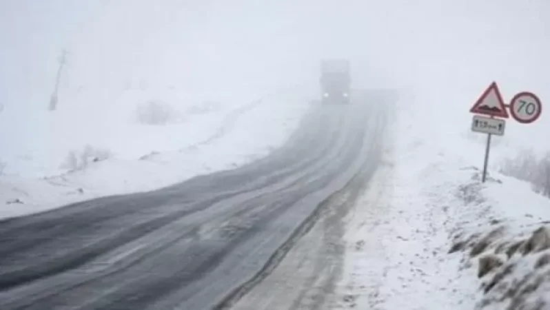 Ամբերդ ամրոց և Քարի լիճ տանող ճանապարհները դժվարանցանելի են. ԱԻՆ