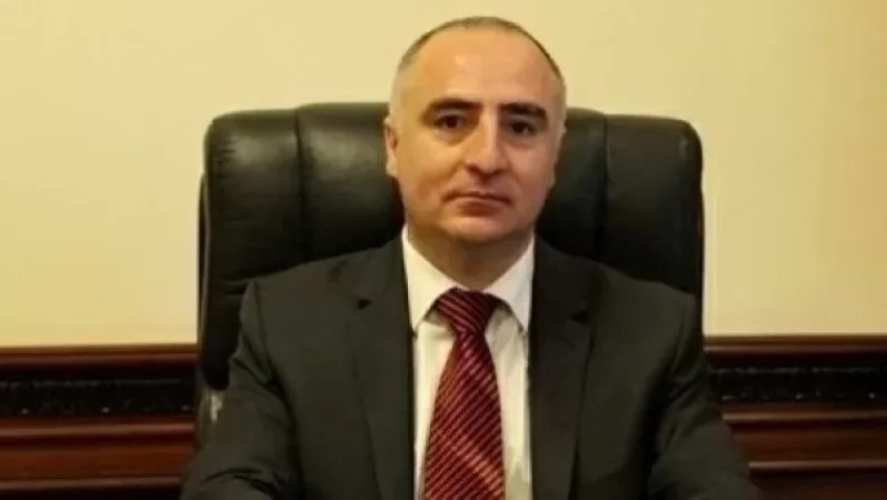 Նախագահը ՀՔԾ պետ Սասուն Խաչատրյանին Մխիթար Գոշի մեդալով է պարգևատրել