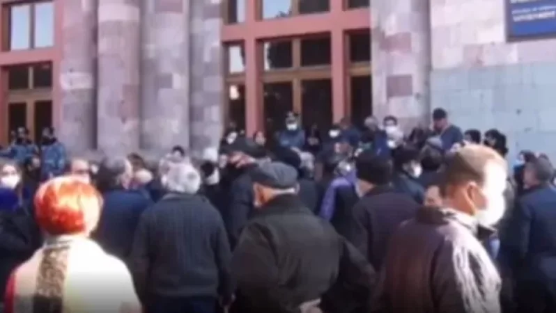 Ժամկետային զինծառայողների ծնողների բողոքի ակցիան շարունկավում է